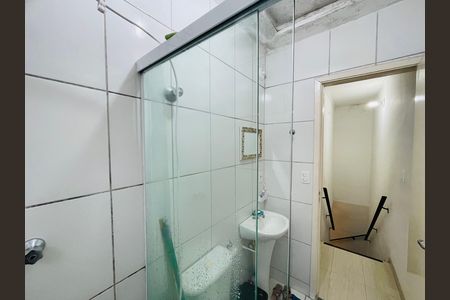 Casa de condomínio para alugar com 108m², 2 quartos e 2 vagasBanheiro