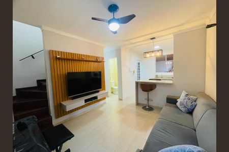 Casa de condomínio para alugar com 108m², 2 quartos e 2 vagasSala
