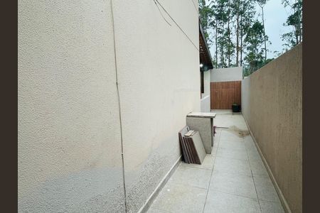 Casa de condomínio para alugar com 108m², 2 quartos e 2 vagasCorredor externo