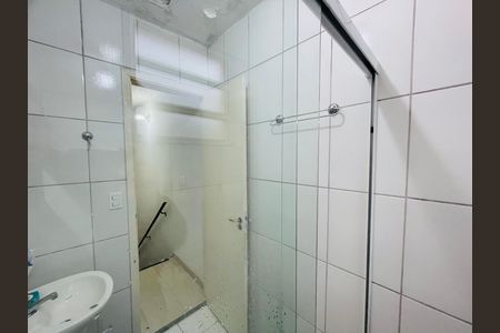 Casa de condomínio para alugar com 108m², 2 quartos e 2 vagasBanheiro