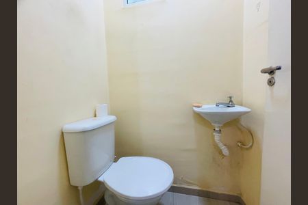 Casa de condomínio para alugar com 108m², 2 quartos e 2 vagasLavabo
