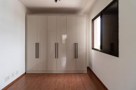 Apartamento para alugar com 89m², 2 quartos e 2 vagas Apartamento para alugar com 89m², 2 quartos e 2 vagasCloset da suíte