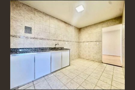 Foto 04 de casa à venda com 4 quartos, 210m² em Castelo, Belo Horizonte