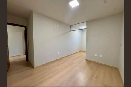 Foto 07 de casa à venda com 4 quartos, 210m² em Castelo, Belo Horizonte