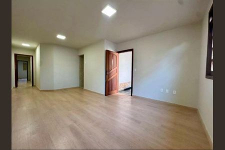 Foto 03 de casa à venda com 4 quartos, 210m² em Castelo, Belo Horizonte