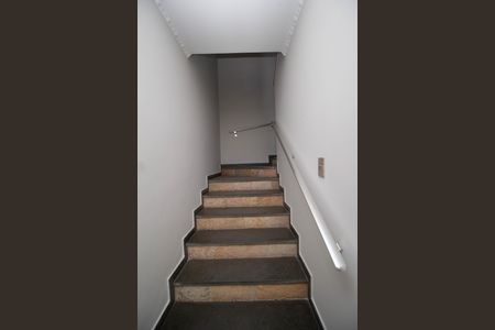 Casa para alugar com 300m², 5 quartos e 4 vagasEscada