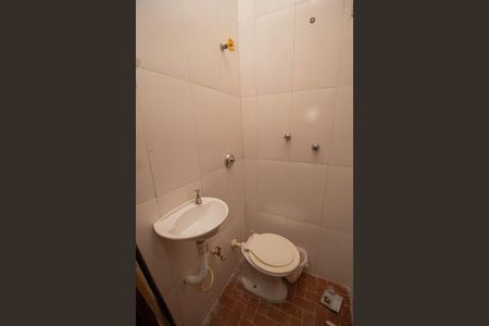 Casa para alugar com 300m², 5 quartos e 4 vagasBanheiro da Garagem