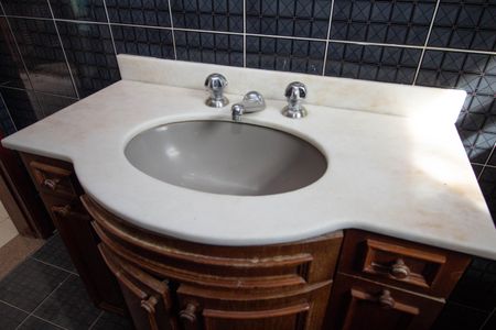 Casa para alugar com 300m², 5 quartos e 4 vagasBanheiro da Suíte