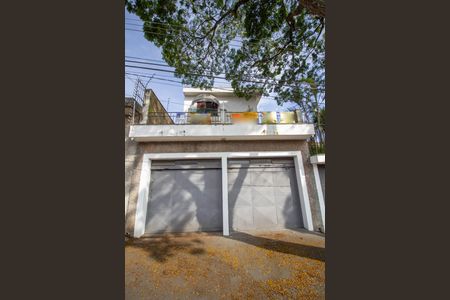 Casa para alugar com 300m², 5 quartos e 4 vagasFachada