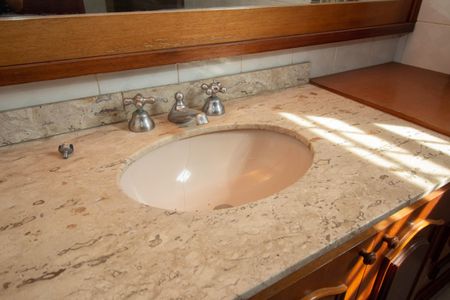 Casa para alugar com 300m², 5 quartos e 4 vagasBanheiro Social