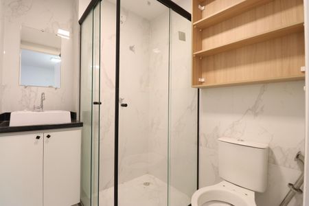 Banheiro de apartamento para alugar com 1 quarto, 25m² em Barra Funda, São Paulo