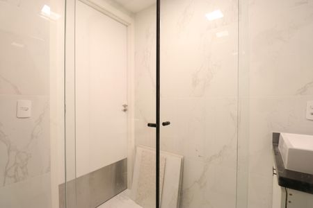 Banheiro de apartamento para alugar com 1 quarto, 25m² em Barra Funda, São Paulo