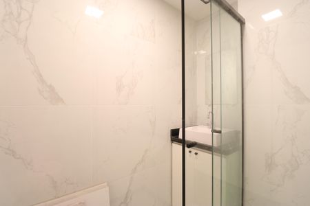 Banheiro de apartamento para alugar com 1 quarto, 25m² em Barra Funda, São Paulo