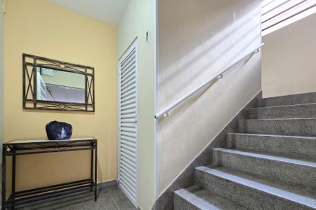 Apartamento à venda com 118m², 3 quartos e 2 vagas Apartamento à venda com 118m², 3 quartos e 2 vagasHall