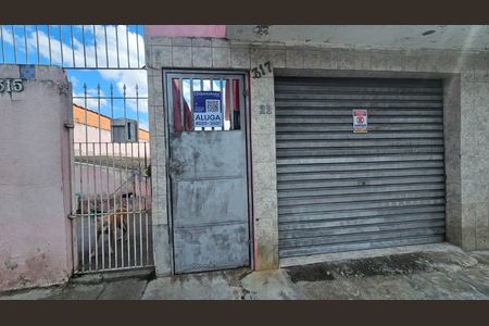 Casa para alugar com 70m², 2 quartos e sem vaga Casa para alugar com 70m², 2 quartos e sem vagaFachada