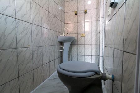 Casa para alugar com 70m², 2 quartos e sem vaga Casa para alugar com 70m², 2 quartos e sem vagaBanheiro