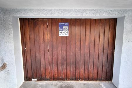 Casa à venda com 300m², 3 quartos e 7 vagas Casa à venda com 300m², 3 quartos e 7 vagasPlaquinha