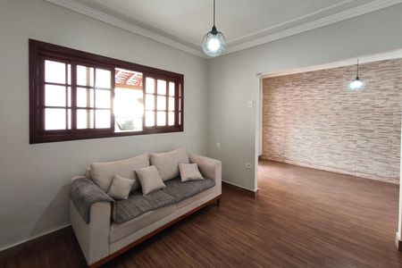 Casa à venda com 300m², 3 quartos e 7 vagas Casa à venda com 300m², 3 quartos e 7 vagasSala de TV