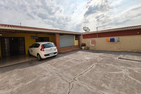 Casa à venda com 300m², 3 quartos e 7 vagas Casa à venda com 300m², 3 quartos e 7 vagasGaragem