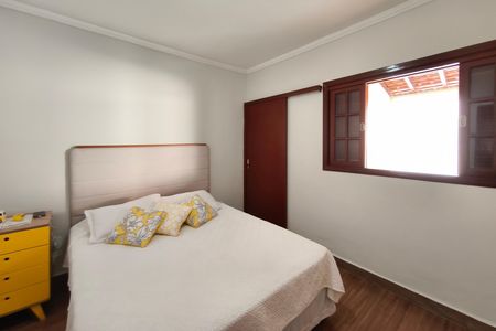 Casa à venda com 300m², 3 quartos e 7 vagas Casa à venda com 300m², 3 quartos e 7 vagasSuíte