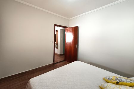 Casa à venda com 300m², 3 quartos e 7 vagas Casa à venda com 300m², 3 quartos e 7 vagasSuíte