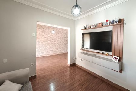Casa à venda com 300m², 3 quartos e 7 vagas Casa à venda com 300m², 3 quartos e 7 vagasSala de TV