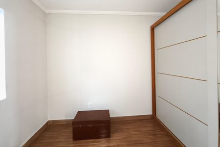 Casa à venda com 300m², 3 quartos e 7 vagas Casa à venda com 300m², 3 quartos e 7 vagasQuarto 2