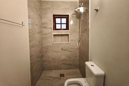 Casa à venda com 300m², 3 quartos e 7 vagas Casa à venda com 300m², 3 quartos e 7 vagasBanheiro Social