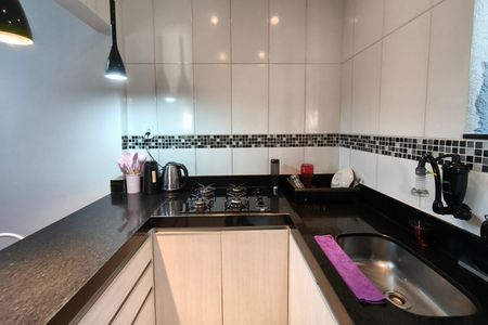 Casa à venda com 300m², 3 quartos e 7 vagas Casa à venda com 300m², 3 quartos e 7 vagasCozinha