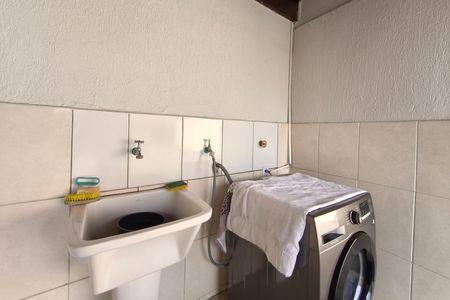 Casa à venda com 300m², 3 quartos e 7 vagas Casa à venda com 300m², 3 quartos e 7 vagasÁrea de Serviço