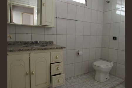 Casa para alugar com 164m², 3 quartos e 3 vagasBanheiro