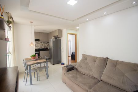 Sala de apartamento para alugar com 2 quartos, 55m² em Cabral, Contagem