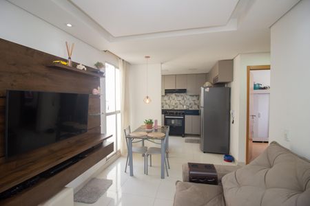 Sala de apartamento para alugar com 2 quartos, 55m² em Cabral, Contagem