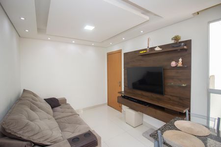 Sala de apartamento para alugar com 2 quartos, 55m² em Cabral, Contagem