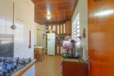 Casa à venda com 150m², 2 quartos e 2 vagas Casa à venda com 150m², 2 quartos e 2 vagasCozinha