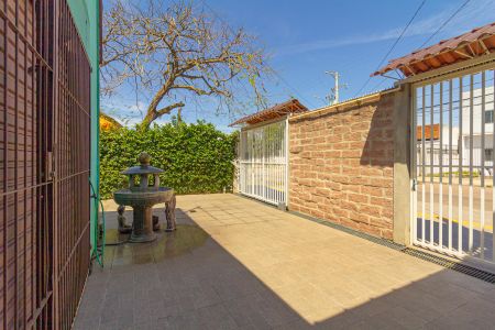 Casa à venda com 150m², 2 quartos e 2 vagas Casa à venda com 150m², 2 quartos e 2 vagasQuintal