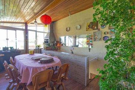 Casa à venda com 150m², 2 quartos e 2 vagas Casa à venda com 150m², 2 quartos e 2 vagasVaranda Gourmet