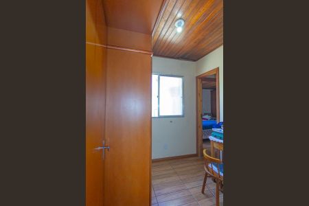 Casa à venda com 150m², 2 quartos e 2 vagas Casa à venda com 150m², 2 quartos e 2 vagasEscritório