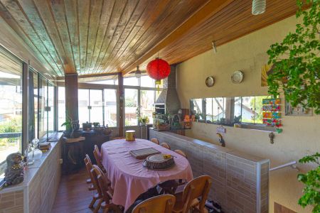 Casa à venda com 150m², 2 quartos e 2 vagas Casa à venda com 150m², 2 quartos e 2 vagasVaranda Gourmet