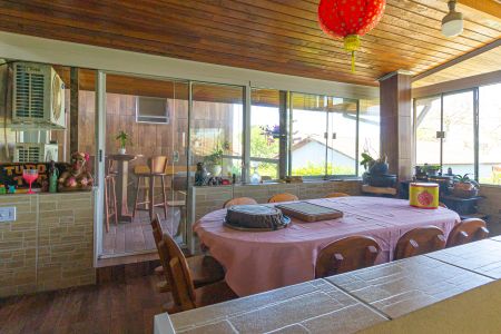 Casa à venda com 150m², 2 quartos e 2 vagas Casa à venda com 150m², 2 quartos e 2 vagasVaranda Gourmet