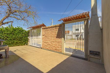 Casa à venda com 150m², 2 quartos e 2 vagas Casa à venda com 150m², 2 quartos e 2 vagasQuintal