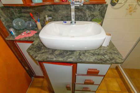 Casa à venda com 150m², 2 quartos e 2 vagas Casa à venda com 150m², 2 quartos e 2 vagasBanheiro Social
