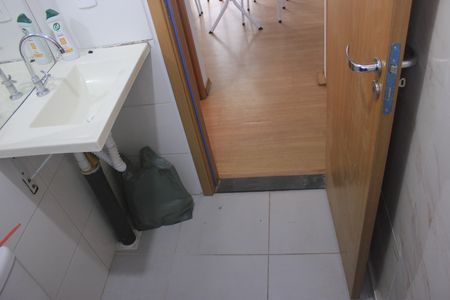 Apartamento à venda com 38m², 2 quartos e 1 vagaBanheiro Social