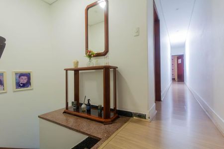Casa à venda com 216m², 3 quartos e 1 vagaCorredor