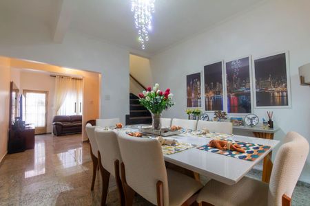 Casa à venda com 216m², 3 quartos e 1 vagaCopa