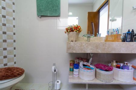 Casa à venda com 216m², 3 quartos e 1 vagaBanheiro