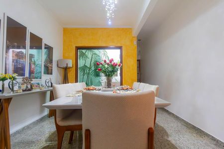 Casa à venda com 216m², 3 quartos e 1 vagaCopa