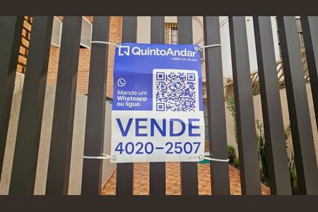 Casa à venda com 216m², 3 quartos e 1 vagaFachada - plaquinha