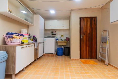 Casa à venda com 216m², 3 quartos e 1 vagaÁrea de Serviço