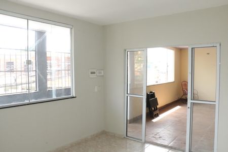 Sala de casa para alugar com 2 quartos, 75m² em Comendador Soares, Nova Iguaçu